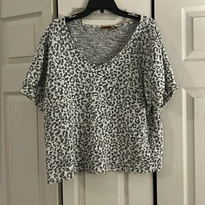 Belldini leopard short sleeve top
